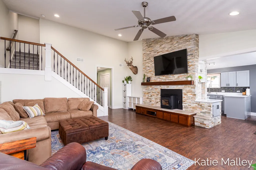 7353 Davies Drive NE Cannon Township MI 49341