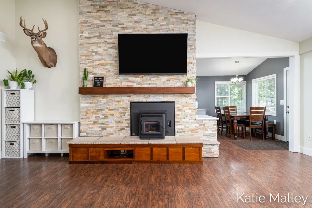 7353 Davies Drive NE Cannon Township MI 49341