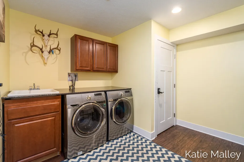 7353 Davies Drive NE Cannon Township MI 49341