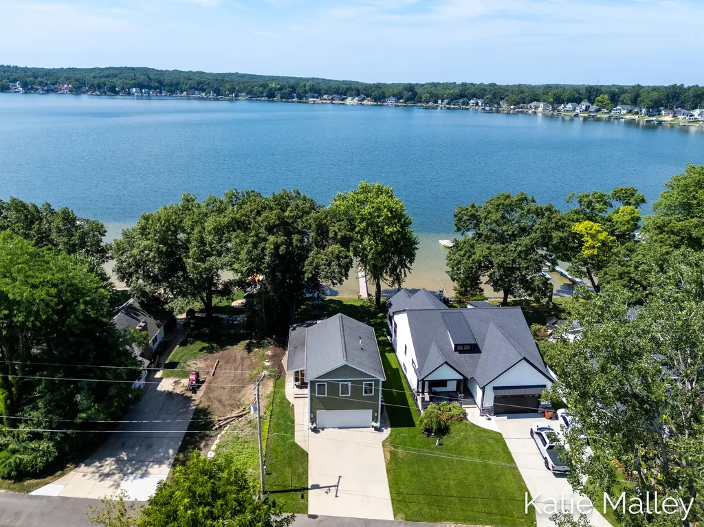 7353 Davies Drive NE Cannon Township MI 49341