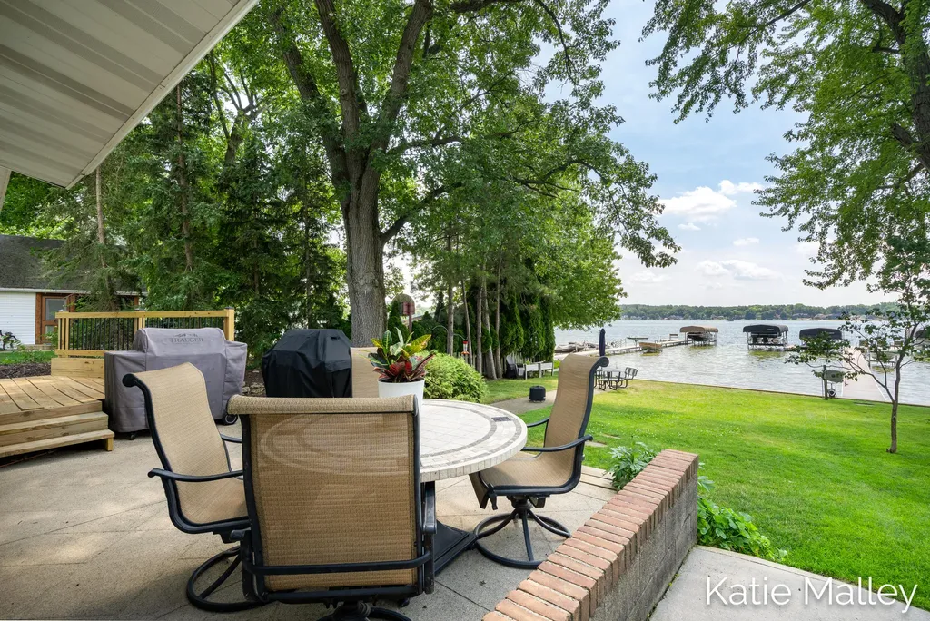 7353 Davies Drive NE Cannon Township MI 49341