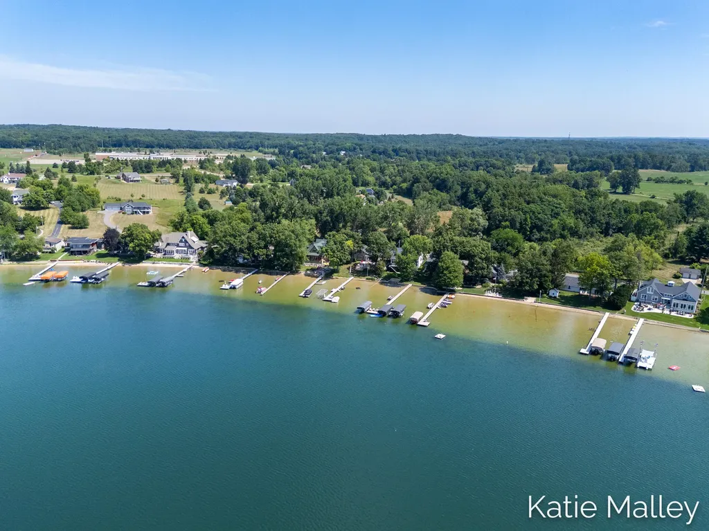 7353 Davies Drive NE Cannon Township MI 49341