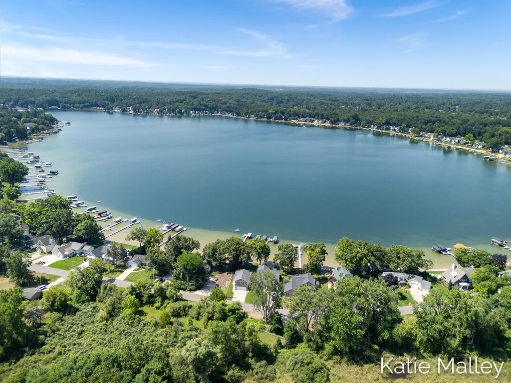 7353 Davies Drive NE Cannon Township MI 49341