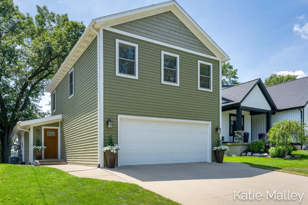 7353 Davies Drive NE Cannon Township MI 49341