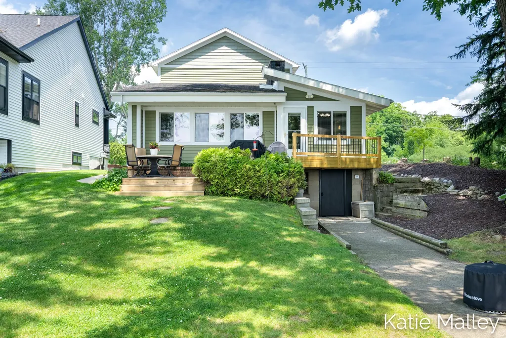 7353 Davies Drive NE Cannon Township MI 49341