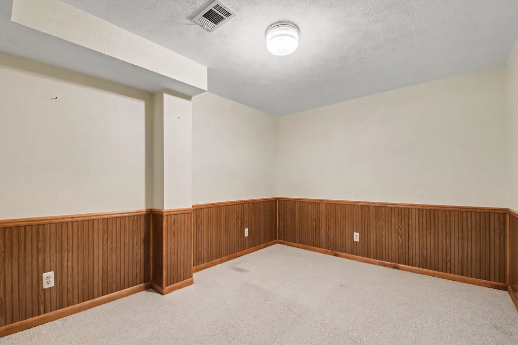 2779 Mulford Drive SE Grand Rapids City MI 49546