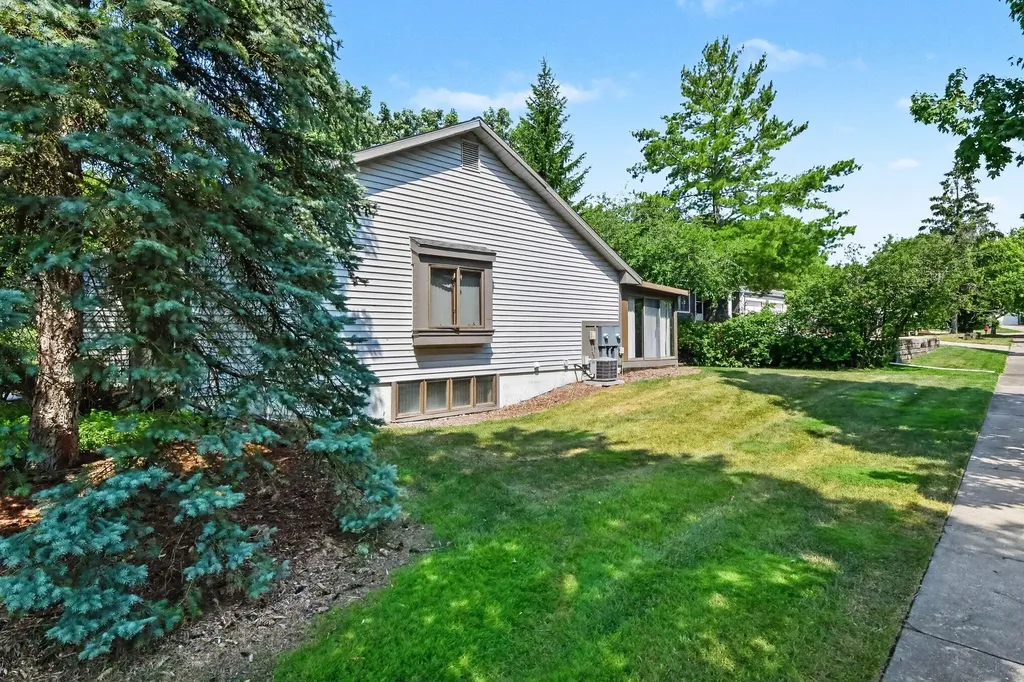 2779 Mulford Drive SE Grand Rapids City MI 49546
