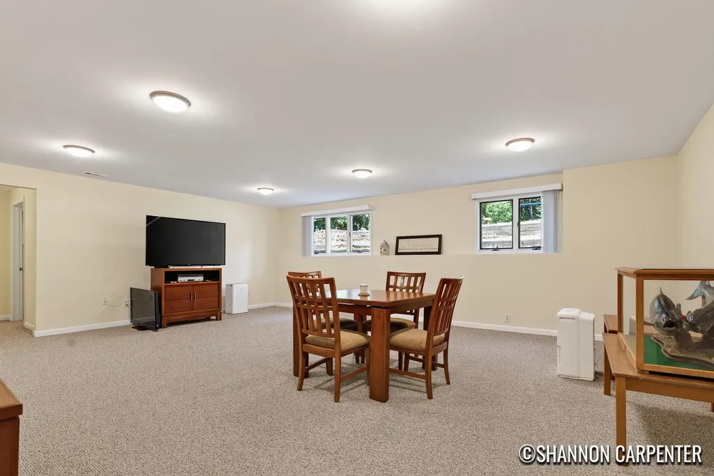 2620 Riverside Drive NE Grand Rapids City MI 49505