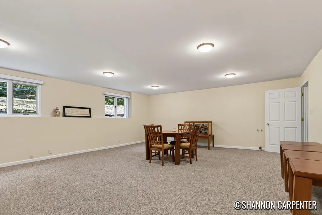 2620 Riverside Drive NE Grand Rapids City MI 49505