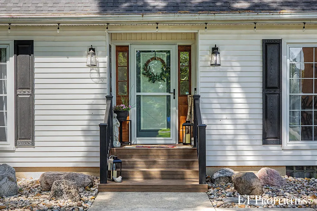 6645 Checkerberry Lane NE Plainfield Charter Township MI 49341