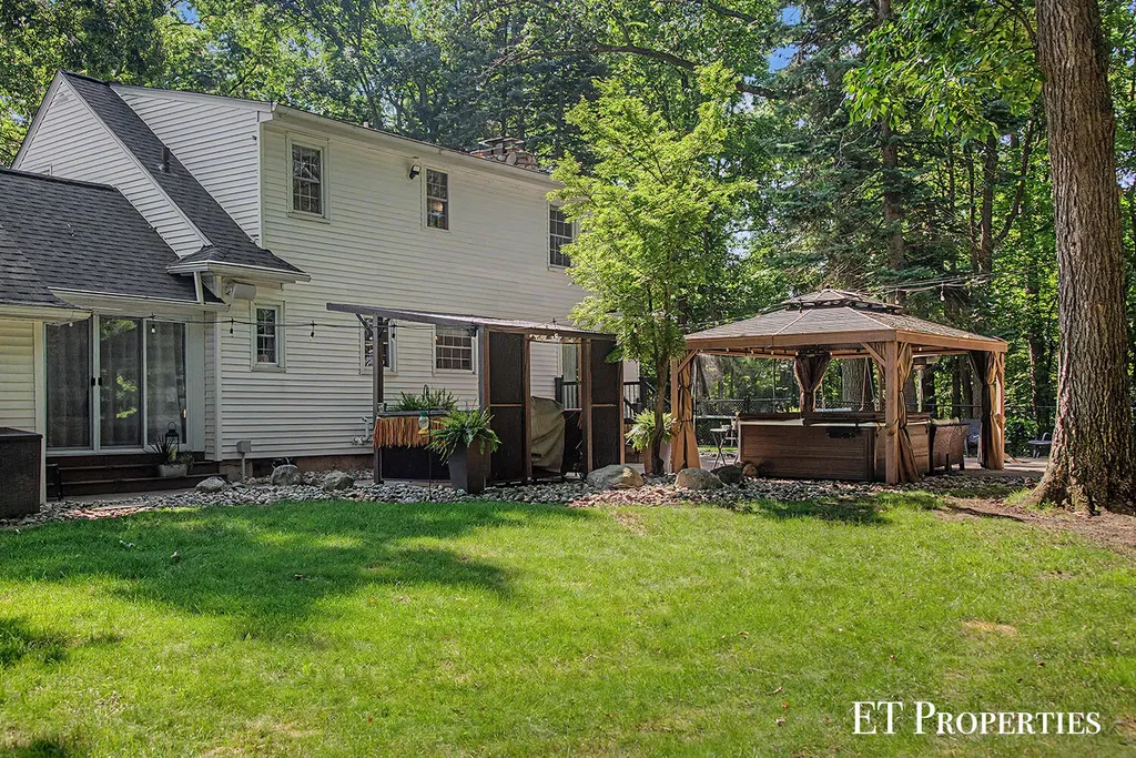 6645 Checkerberry Lane NE Plainfield Charter Township MI 49341