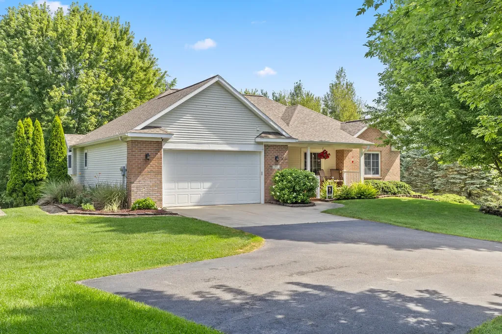 711 Cedar Pines Drive NE Algoma Township MI 49345