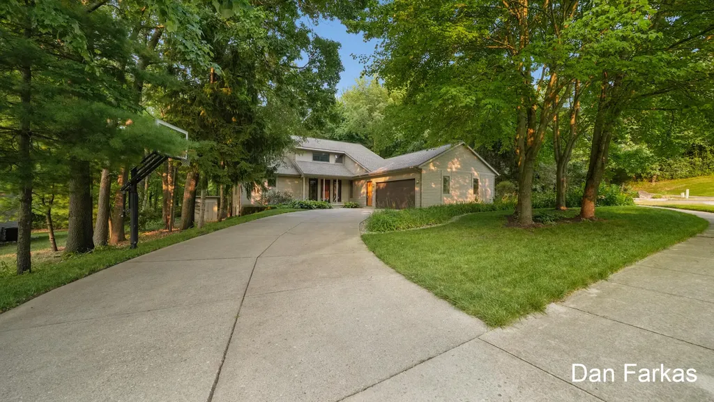 3262 Breckenridge Court NE Plainfield Charter Township MI 49525