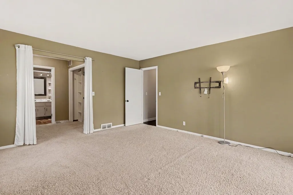 171 Sunnybrook Drive SW Georgetown Charter Township MI 49418