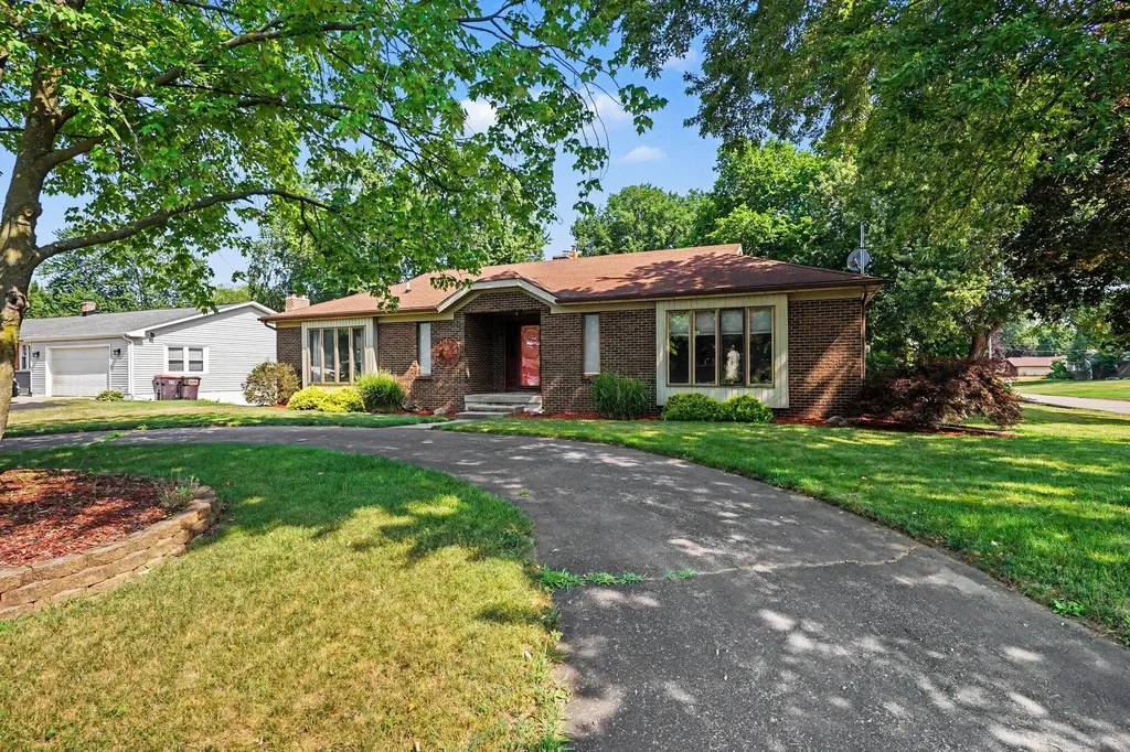 171 Sunnybrook Drive SW Georgetown Charter Township MI 49418
