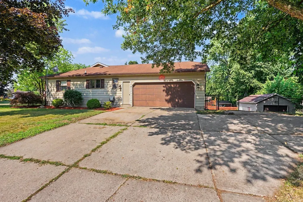 171 Sunnybrook Drive SW Georgetown Charter Township MI 49418