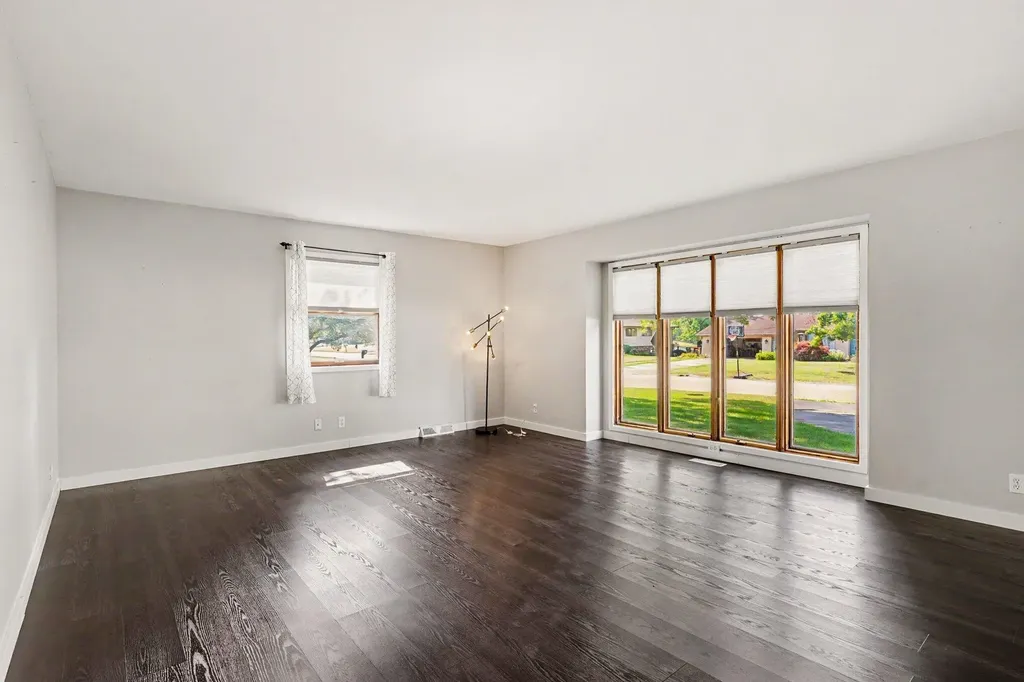171 Sunnybrook Drive SW Georgetown Charter Township MI 49418