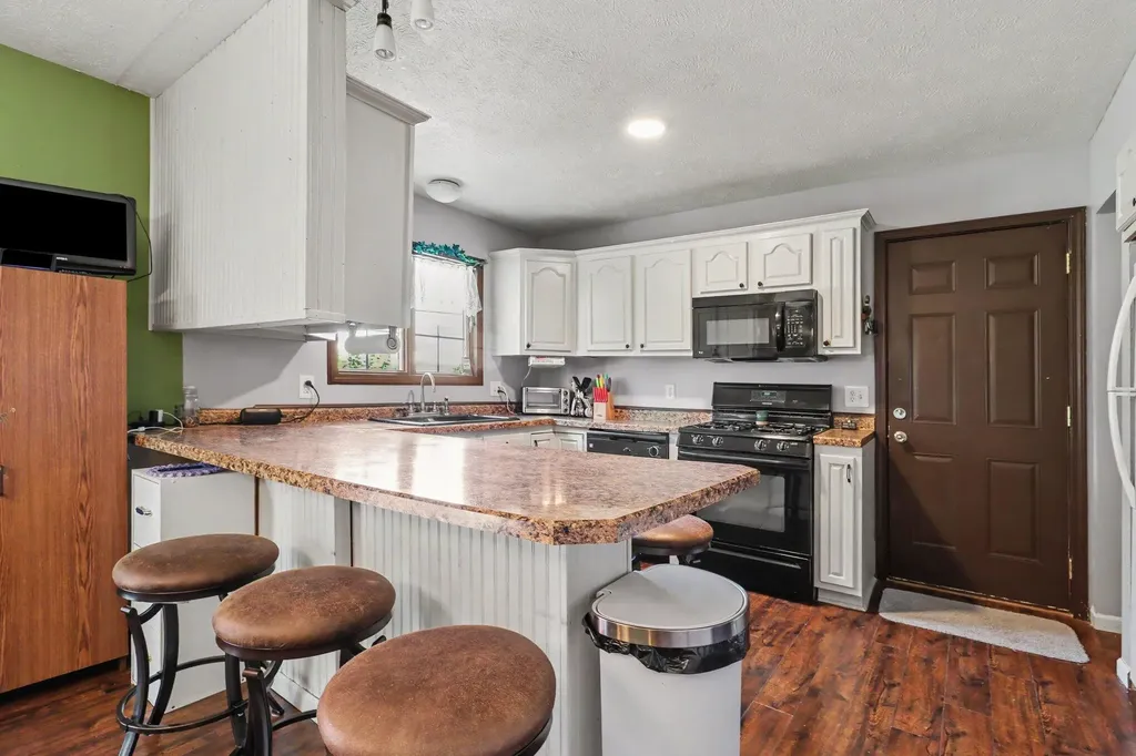 4067 W 48th Street Garfield Township MI 49412