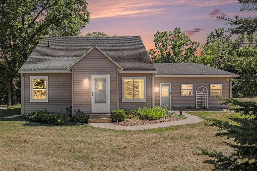 4094 Knapp Court NE Grand Rapids Charter Township MI 49525