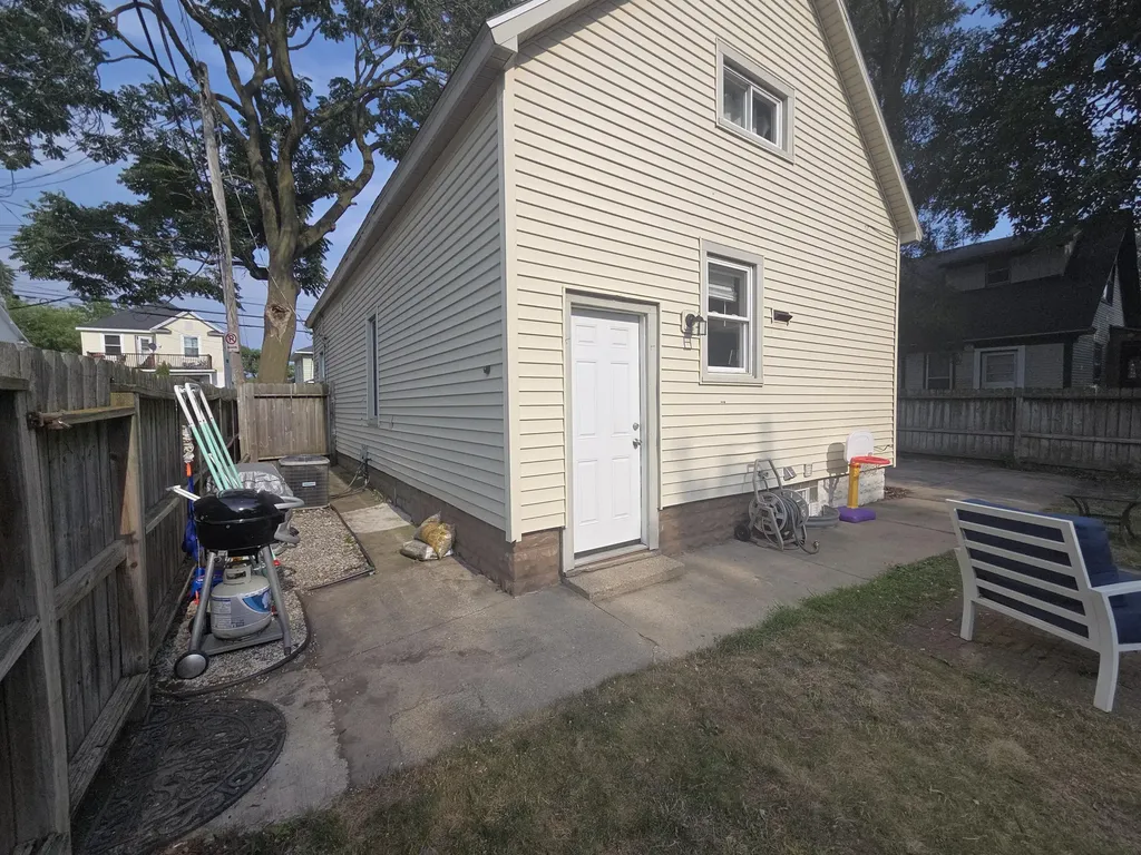 1809 Godfrey Avenue SW Wyoming City MI 49509