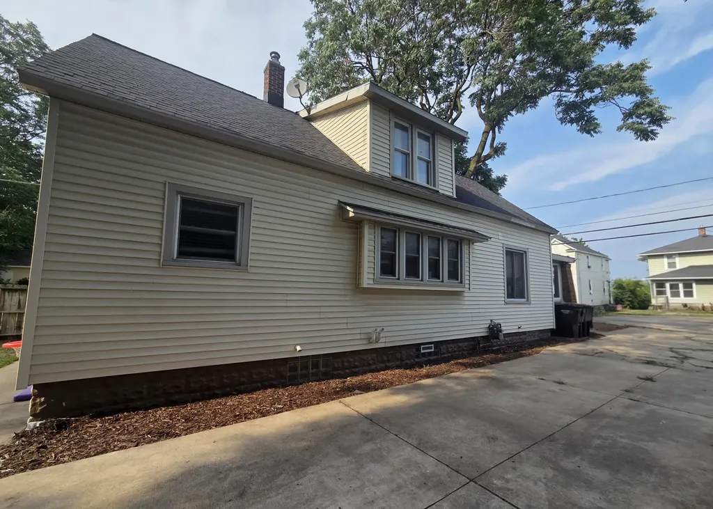 1809 Godfrey Avenue SW Wyoming City MI 49509