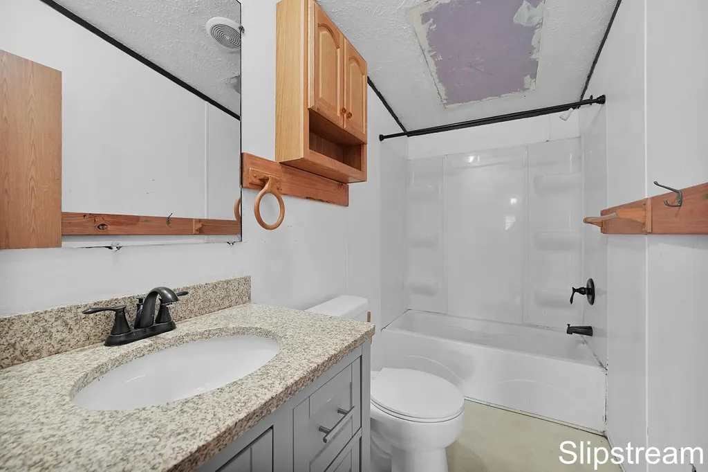 5705 E Riverside Drive Unknown City MI 48851