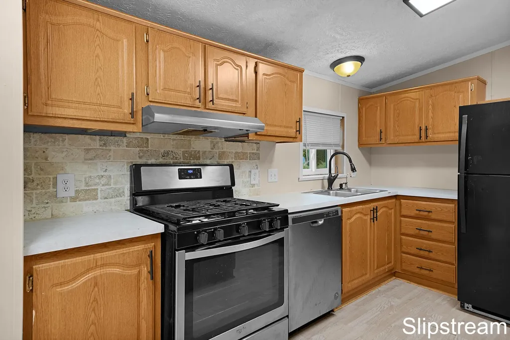 5705 E Riverside Drive Unknown City MI 48851