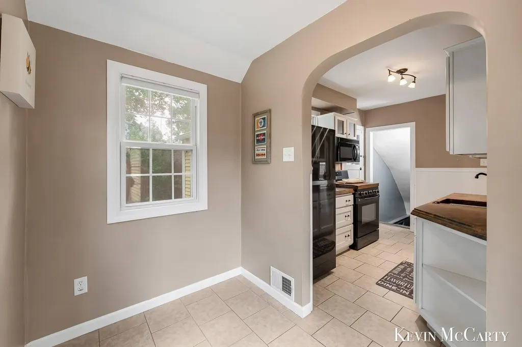 1713 Boston Street SE Grand Rapids City MI 49506