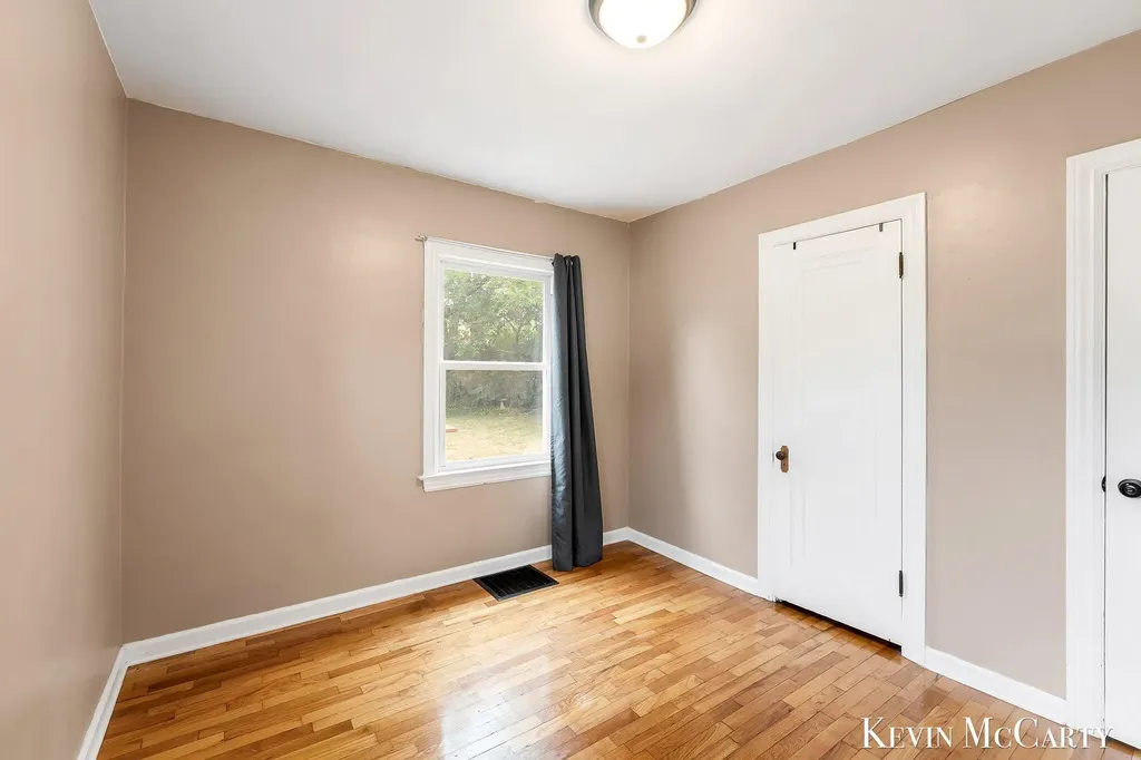 1713 Boston Street SE Grand Rapids City MI 49506