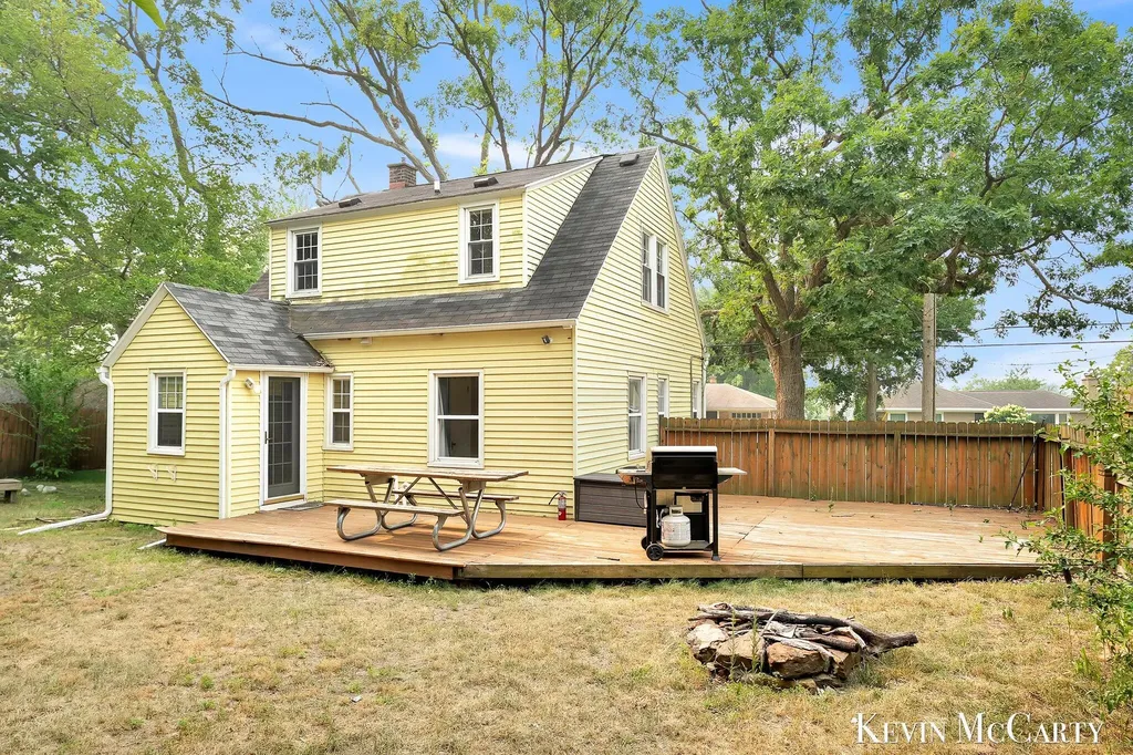 1713 Boston Street SE Grand Rapids City MI 49506