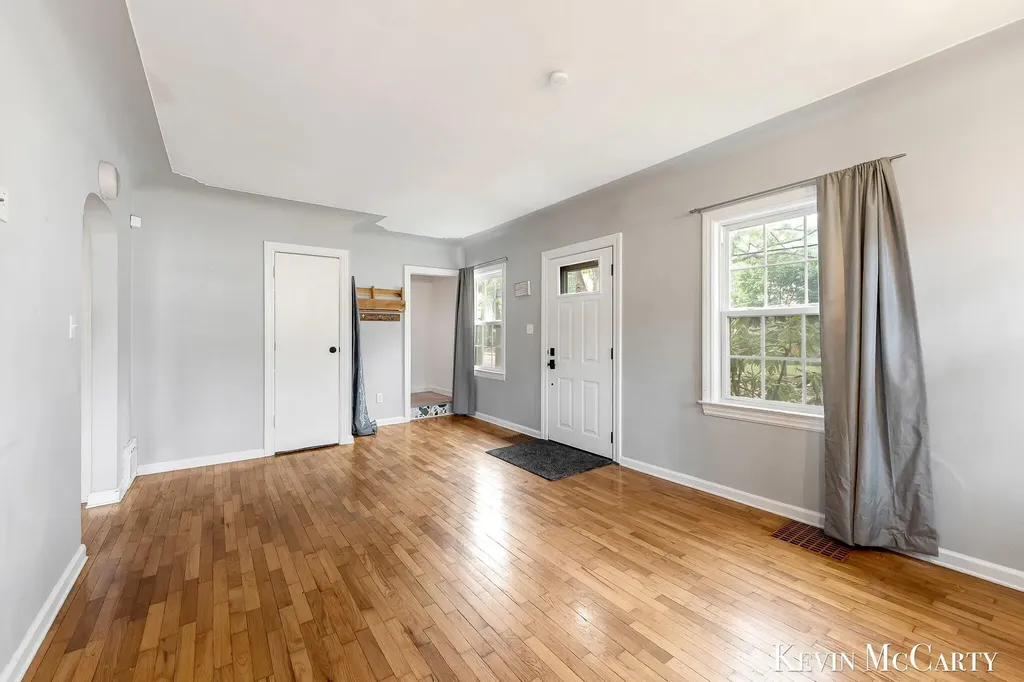 1713 Boston Street SE Grand Rapids City MI 49506