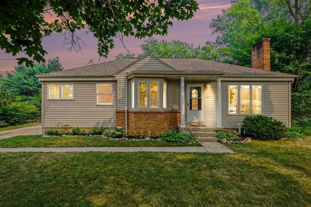 3924 Miramar Avenue NE Plainfield Charter Township MI 49525