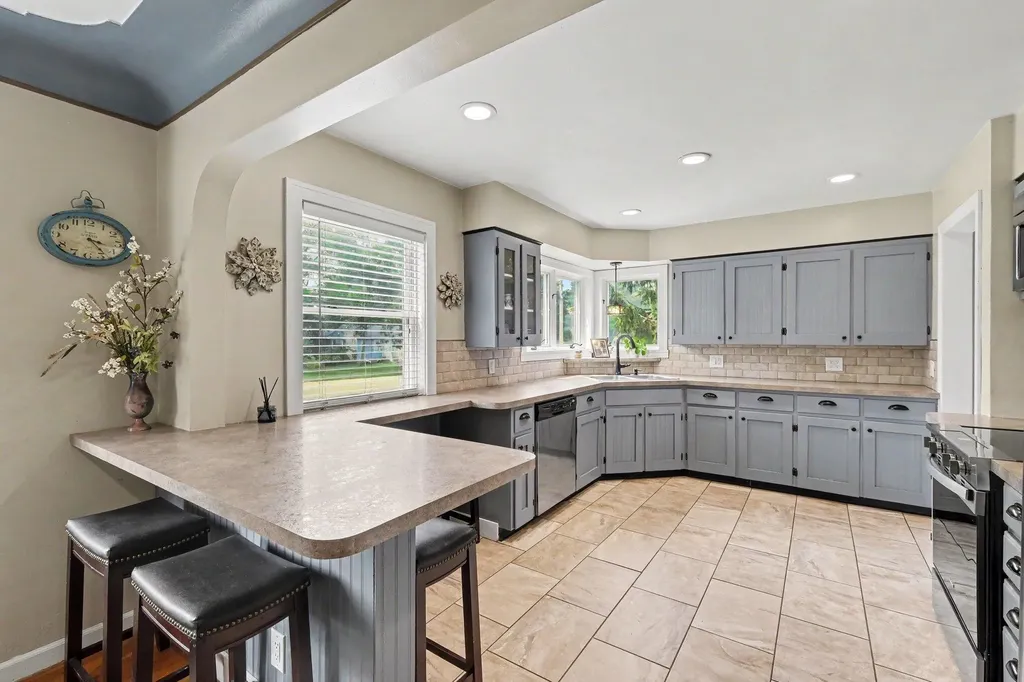 3924 Miramar Avenue NE Plainfield Charter Township MI 49525