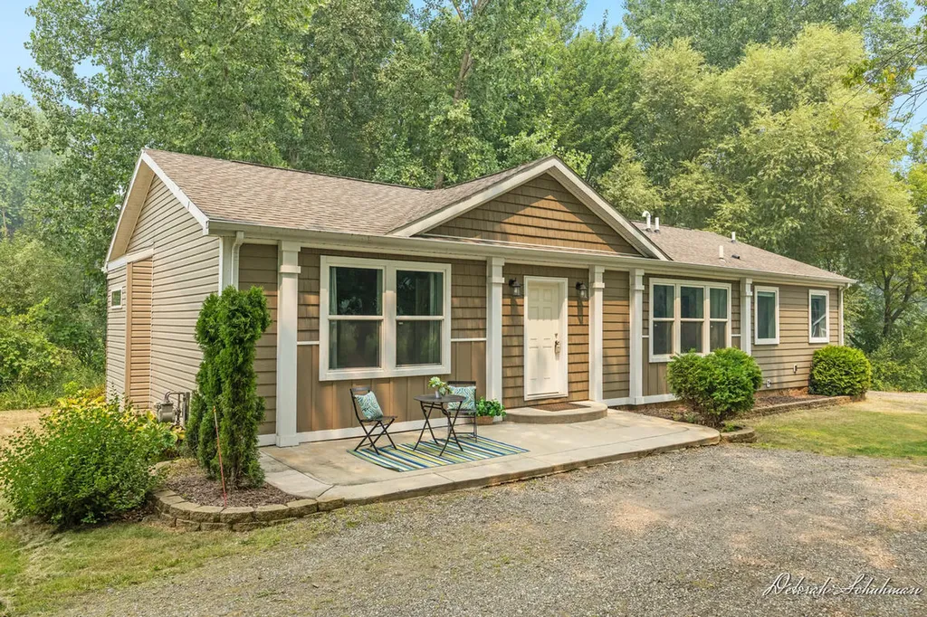 9686 10 Mile Road NE Oakfield Township MI 49341