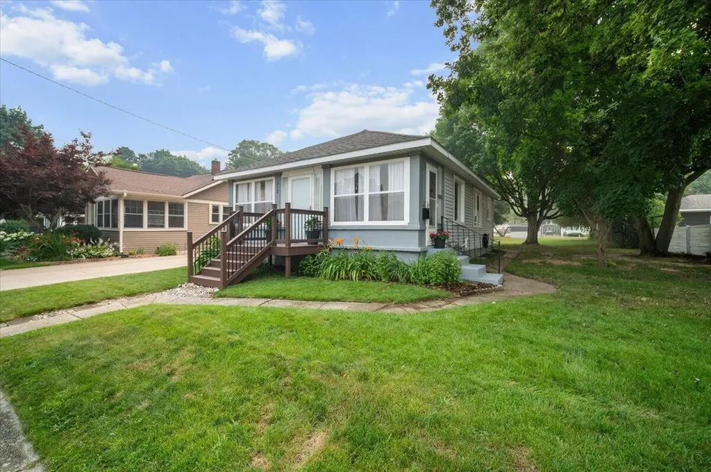 312 Sigsbee Avenue NE Rockford City MI 49341