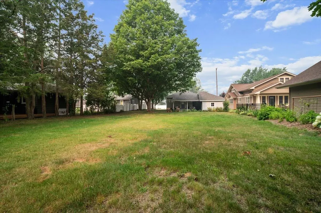 312 Sigsbee Avenue NE Rockford City MI 49341