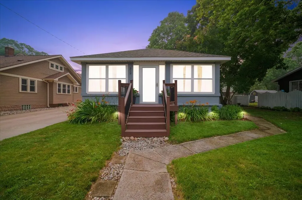 312 Sigsbee Avenue NE Rockford City MI 49341