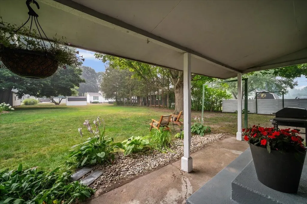 312 Sigsbee Avenue NE Rockford City MI 49341