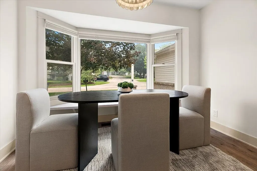 77 Skyline Circle NW Grand Rapids City MI 49504