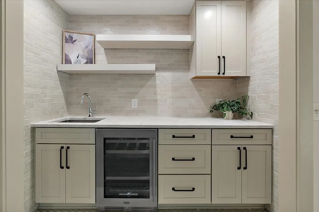 77 Skyline Circle NW Grand Rapids City MI 49504