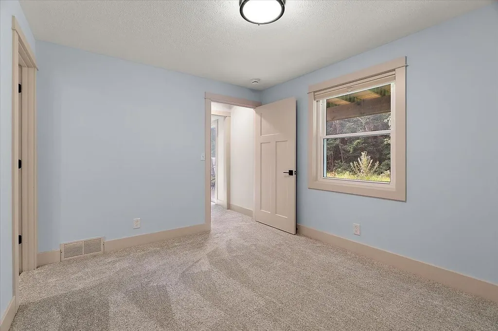 77 Skyline Circle NW Grand Rapids City MI 49504