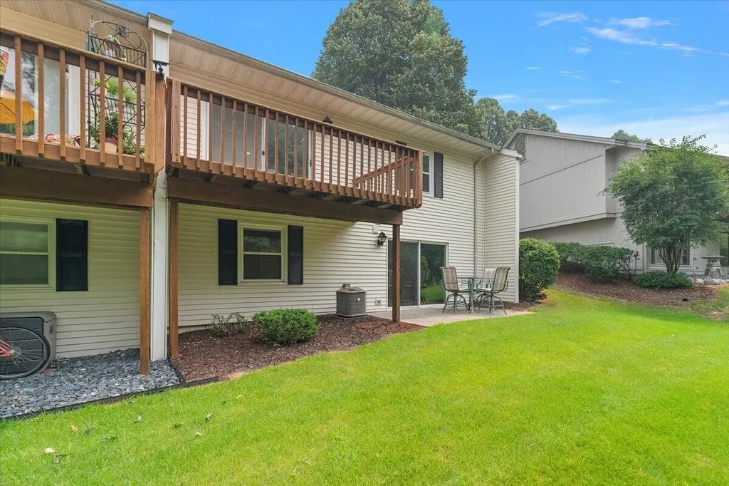 77 Skyline Circle NW Grand Rapids City MI 49504