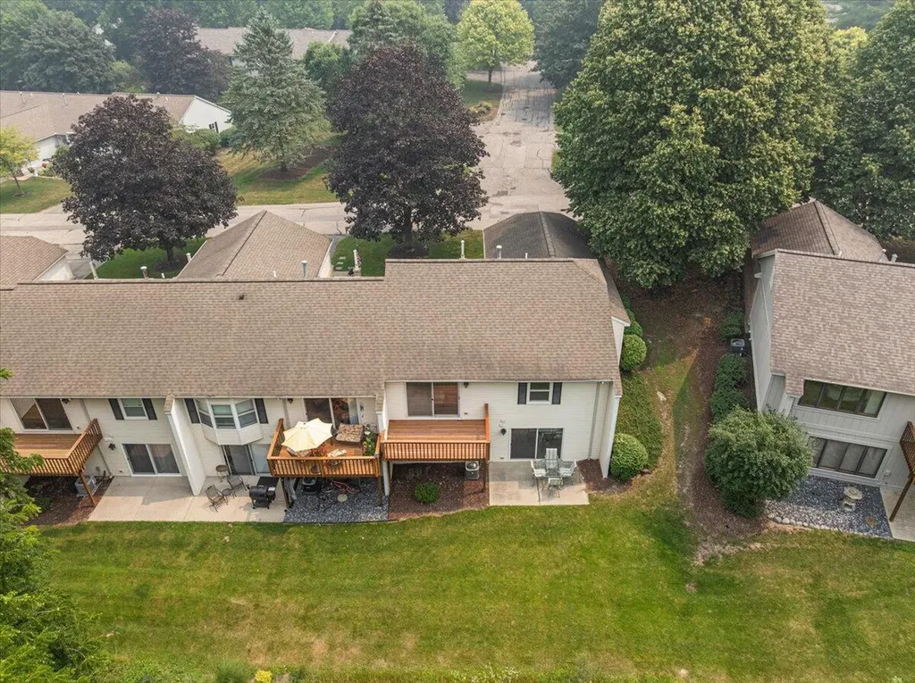 77 Skyline Circle NW Grand Rapids City MI 49504