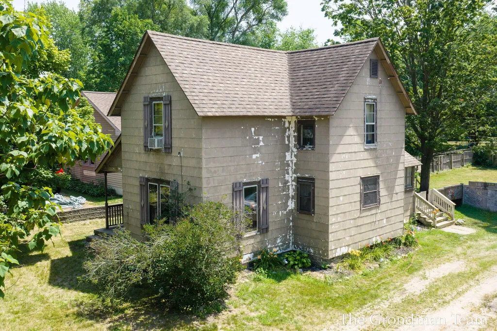 541 W Elm Street Wayland Township MI 49348