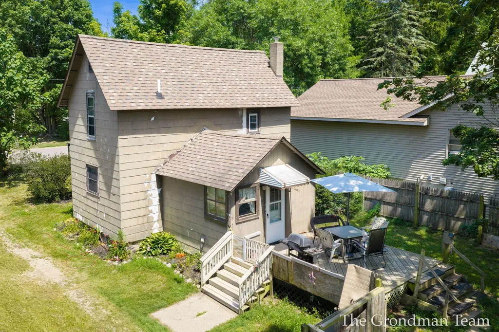 541 W Elm Street Wayland Township MI 49348