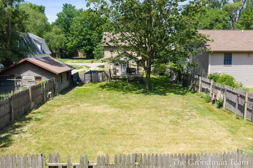 541 W Elm Street Wayland Township MI 49348