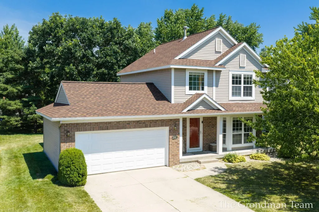 3967 E Deblaay Drive SE Kentwood City MI 49512
