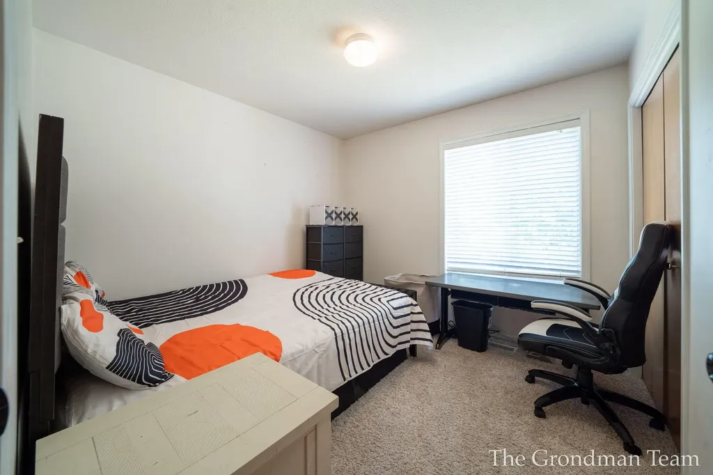 3967 E Deblaay Drive SE Kentwood City MI 49512