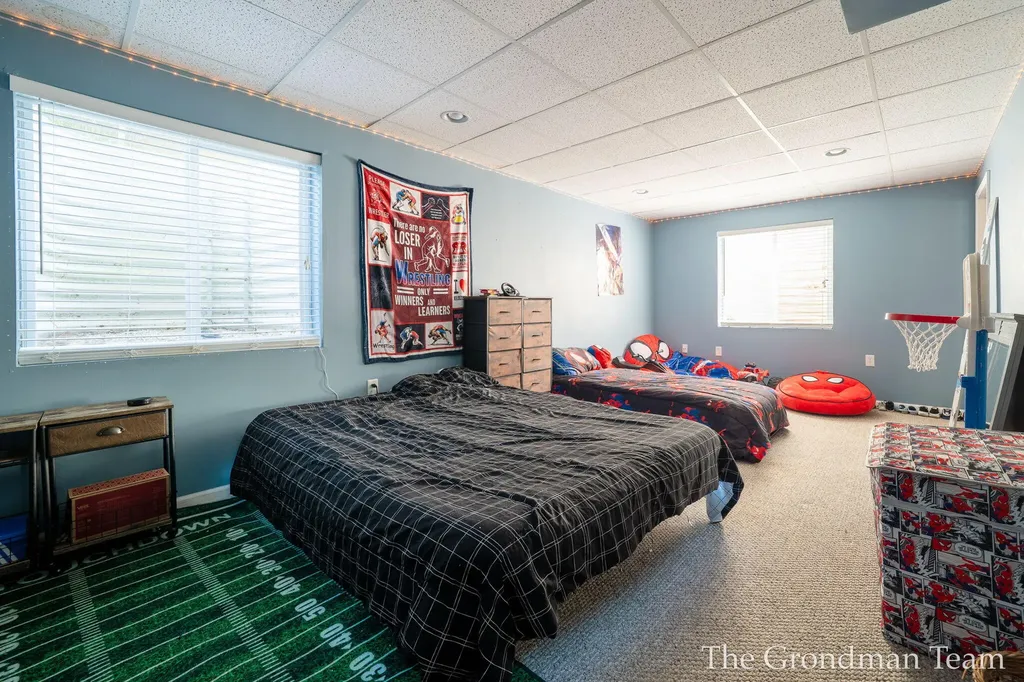 3967 E Deblaay Drive SE Kentwood City MI 49512