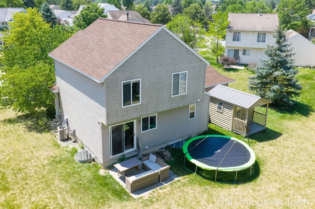 3967 E Deblaay Drive SE Kentwood City MI 49512